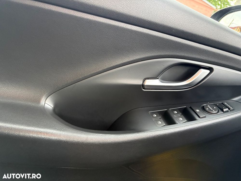 Hyundai i30 1.0 T-GDI 120CP 5DR M/T Highway - 6