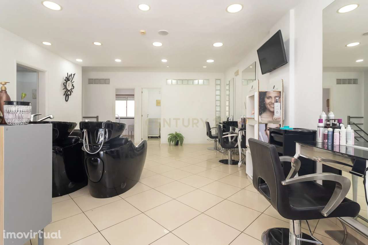 Espaço Comercial Versátil e Totalmente Remodelado com 2 pisos — Amora - Grande imagem: 5/27