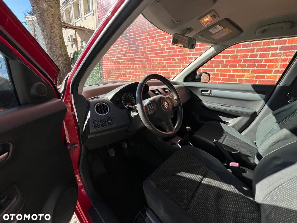 Suzuki Swift - 8