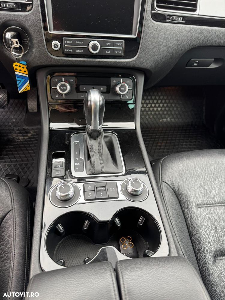 Volkswagen Touareg 3.0 V6 TDI BMT Terrain Tech - 10