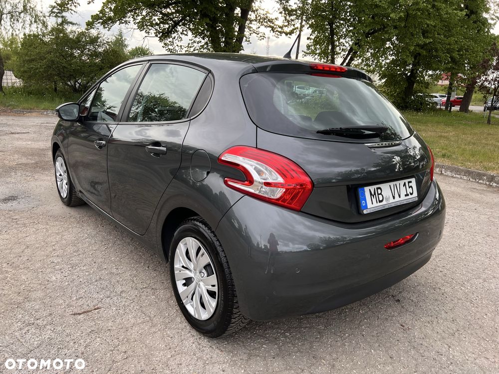 Peugeot 208 - 4