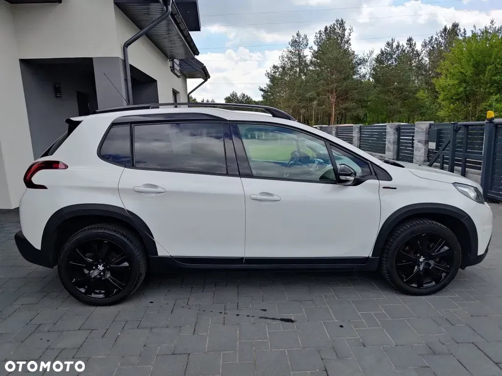 Peugeot 2008 1.2 PureTech GT Line S&S - 8