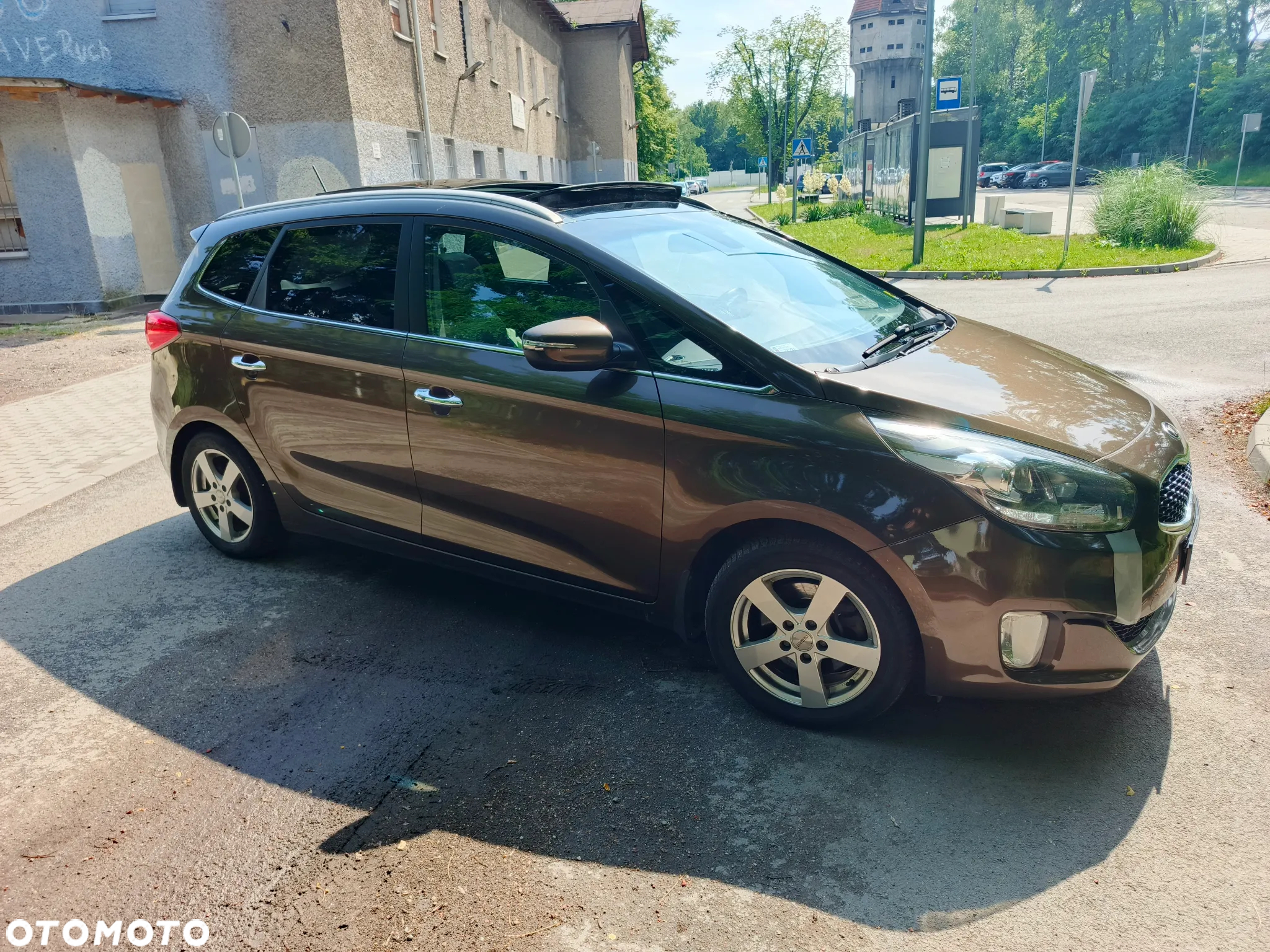 Kia Carens - 2
