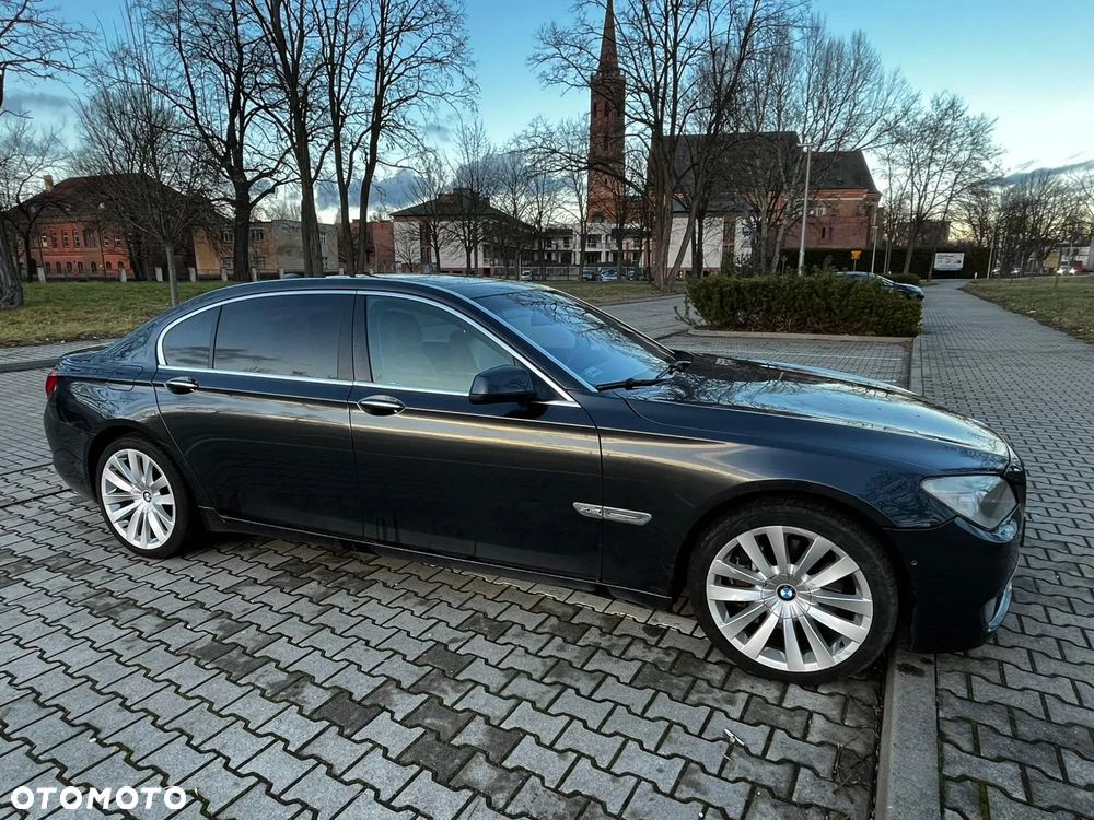 BMW Seria 7 750i L xDrive - 3