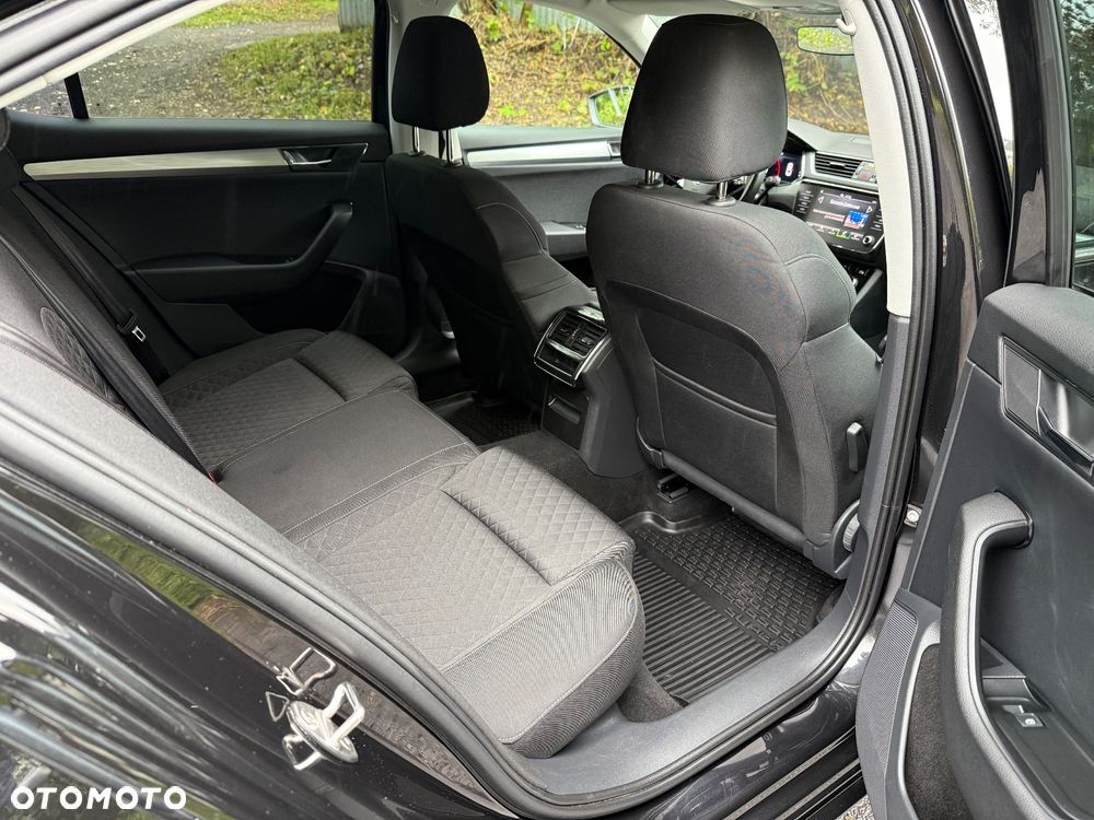 Skoda Superb 2.0 TDI SCR 4x4 Ambition DSG - 16