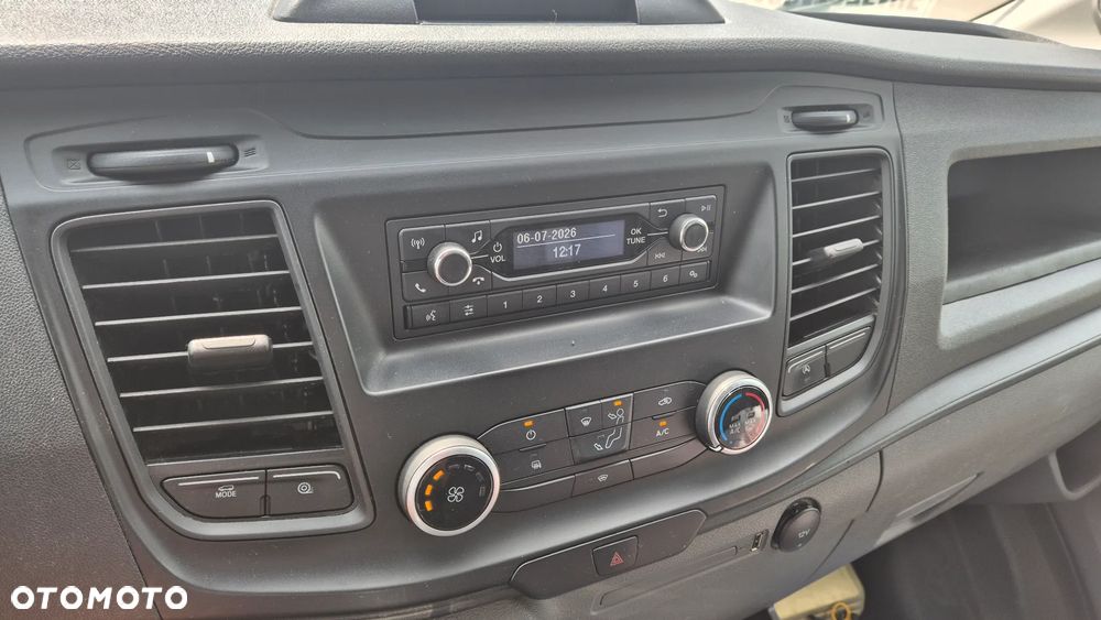 Ford Transit - 13