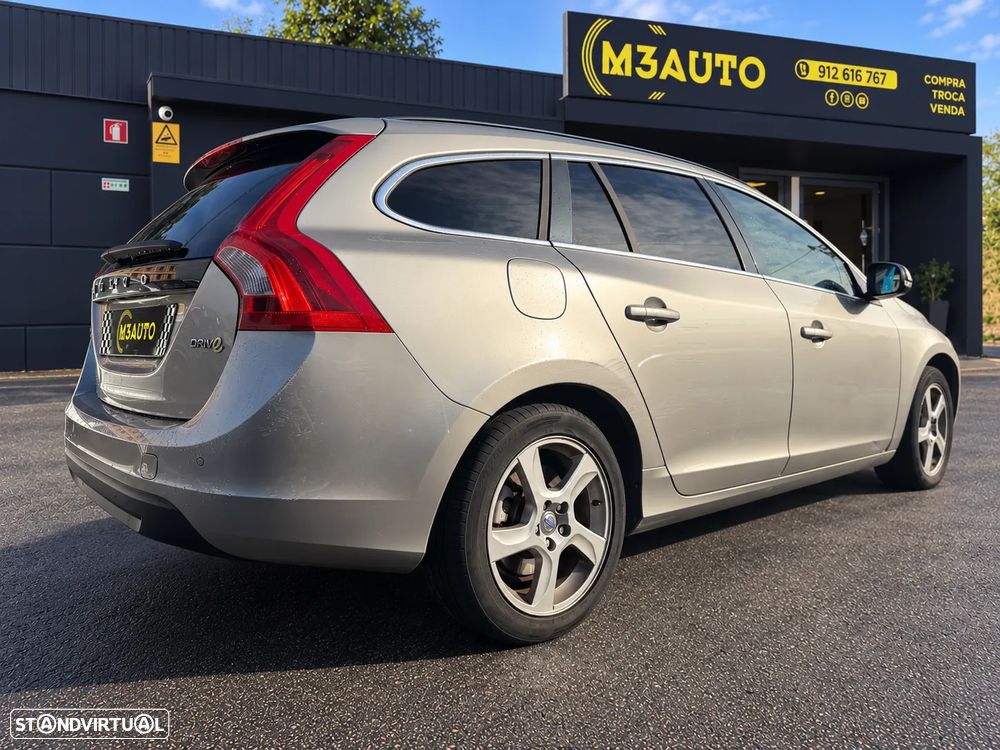 Volvo V60 DRIVe Momentum - 4