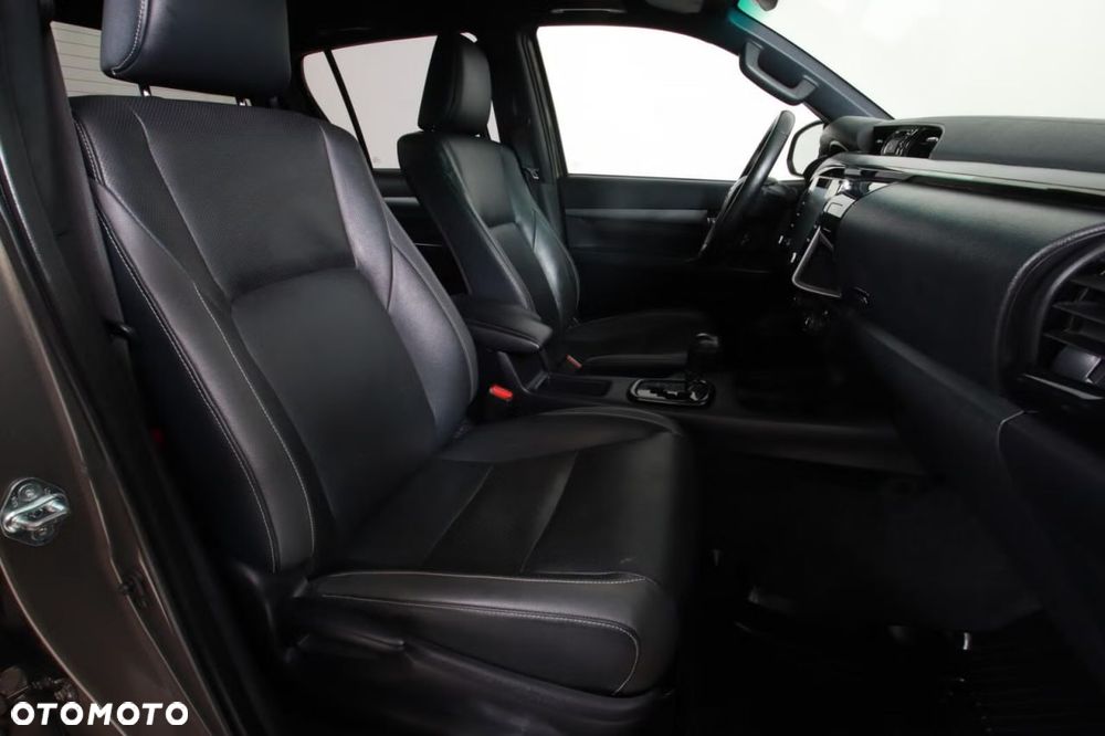 Toyota Hilux 4x4 Double Cab Autm Executive - 6