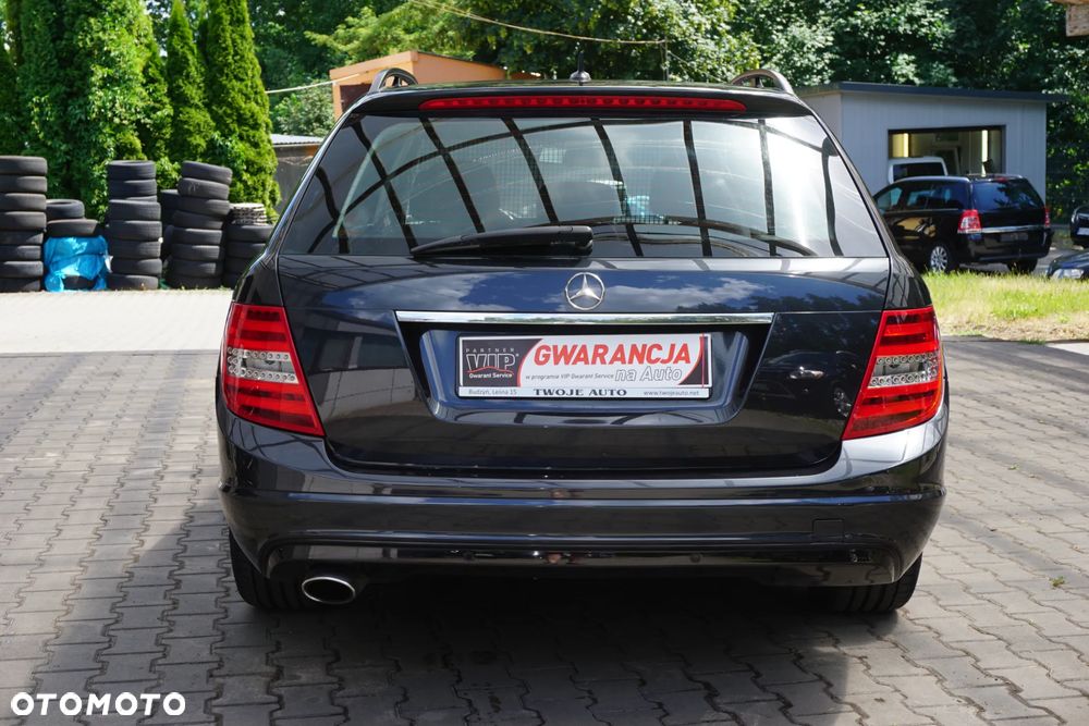 Mercedes-Benz Klasa C 220 CDI DPF Automatik BlueEFFICIENCY Special Edition - 4