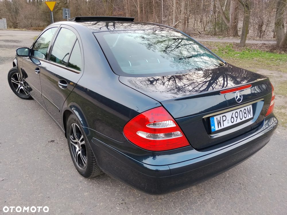 Mercedes-Benz Klasa E 200 Kompressor Classic Sport Edition - 16