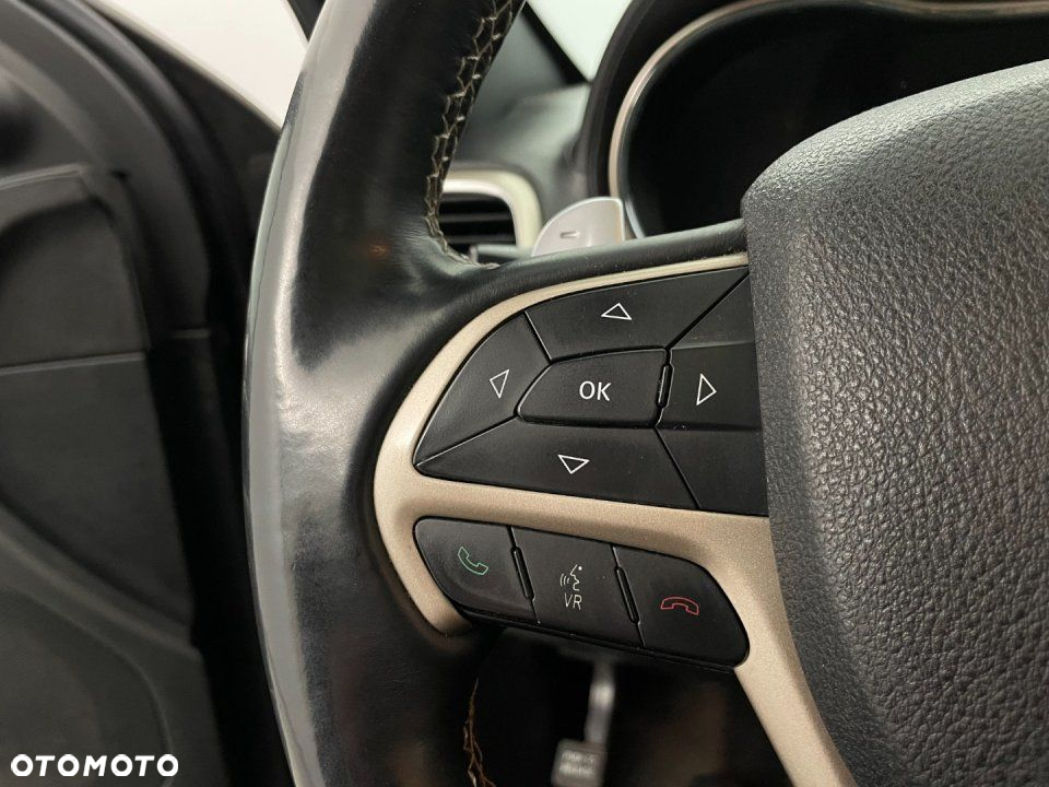 Jeep Grand Cherokee - 23