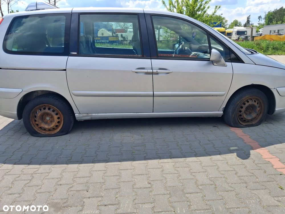 Citroen C8 Peugeot 807 silnik kompletny 2.2 HDI 128KM 4HW DW12 TED4 kolektor przepustnica wtrysk pompa alternator sprężarka skrzynia biegów dwumasa drzwi EZR srebrne klapa maska zderzak lusterko listwa przesuwne boczne klamka zamek rolka wahacz czujnik ciśnienia doładowania mikrostyk blenda pas konsola schowek boczek drzwi fotel obrotowy fotele elektryczne magistrala wody podsufitka panel sterownik wyświetlacz moduł szyba poduszka kierownica manetki zwijak radio mechanizm wydech tłumik mcperson zacisk hamulcowy lampa felga hak czujnik parkowania moduł BSM BSI lampa xenon europa zbiorniczek rura przewód wyświetlacz NA CZĘŚCI WSZYSTKIE CZĘŚCI - 4