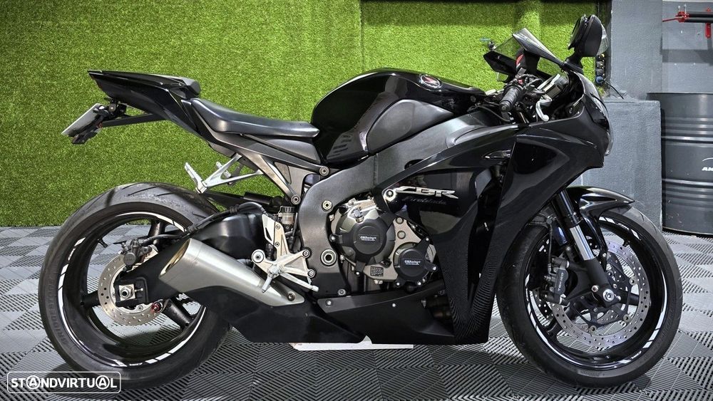 Honda CBR 1000 RR Fireblade - 2