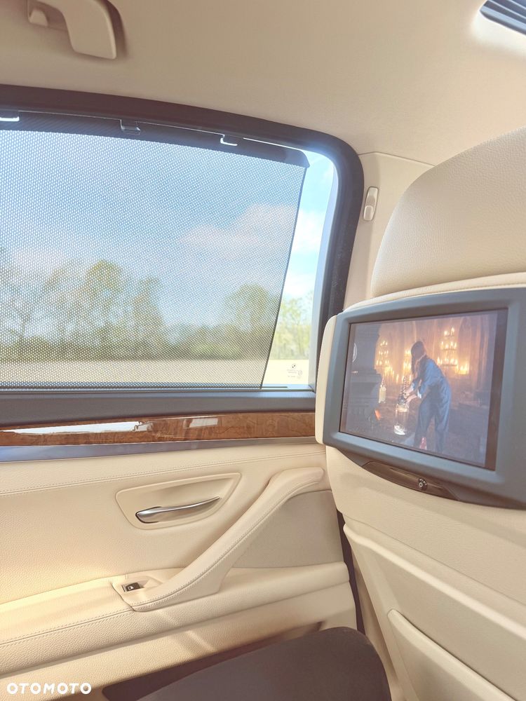 BMW Seria 5 525d - 21