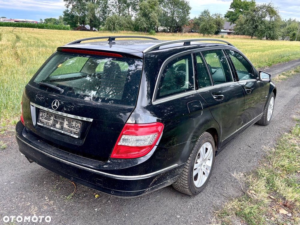 Mercedes-Benz Klasa C 180 CGI Automatik BlueEFFICIENCY Avantgarde - 17