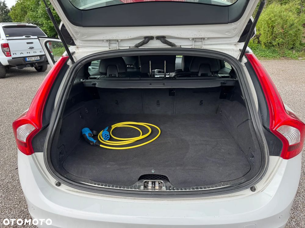 Volvo V60 D6 AWD Plug-in Hybrid Summum - 8