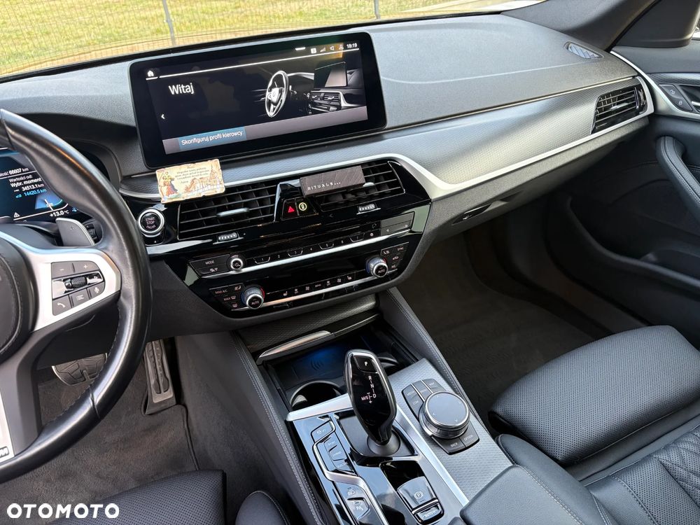 BMW Seria 5 530e xDrive - 28