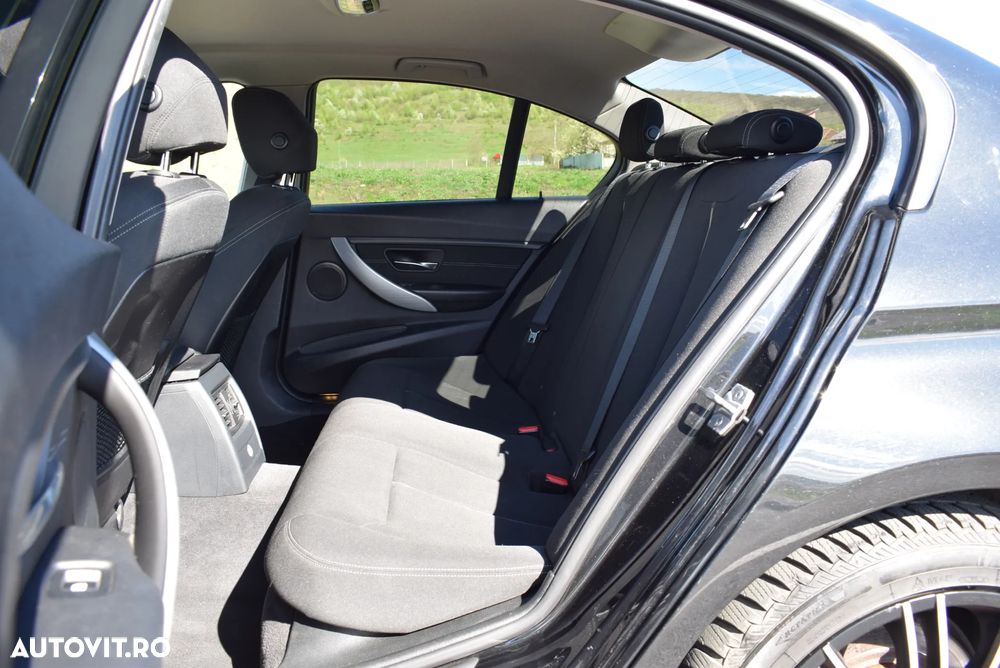 BMW Seria 3 320d Sport-Aut. - 18