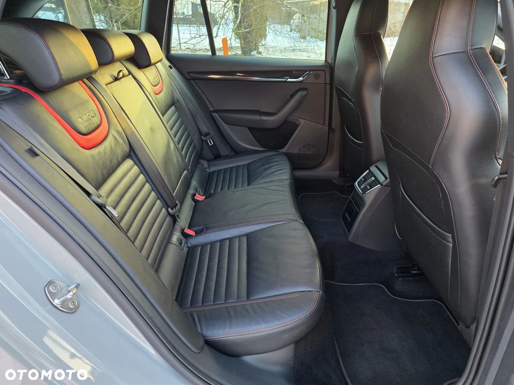 Skoda Octavia 2.0 TDI DSG RS - 13