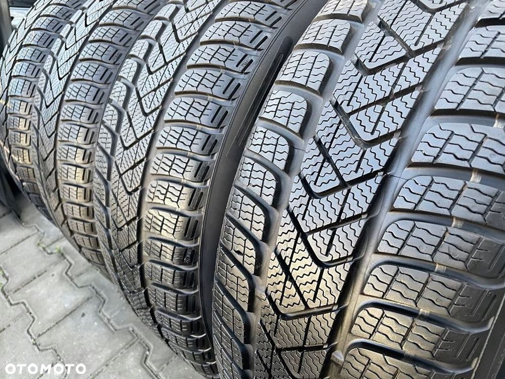 215/55R17 94H Pirelli Sottozero 3 - Opony Zimowe 4szt. 7mm