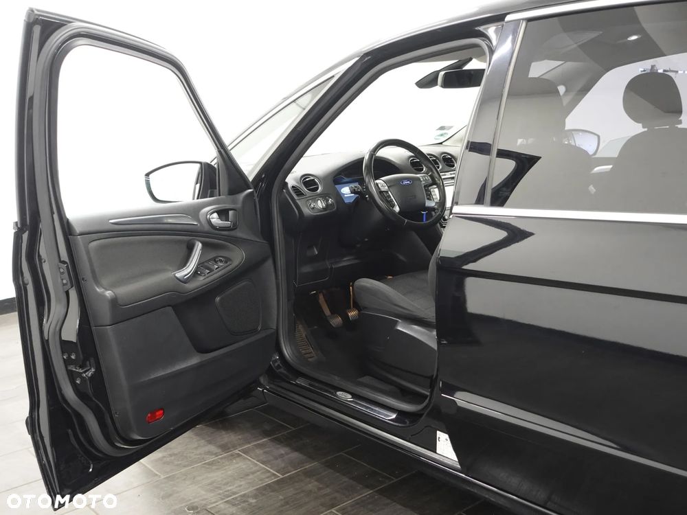 Ford S-Max - 17