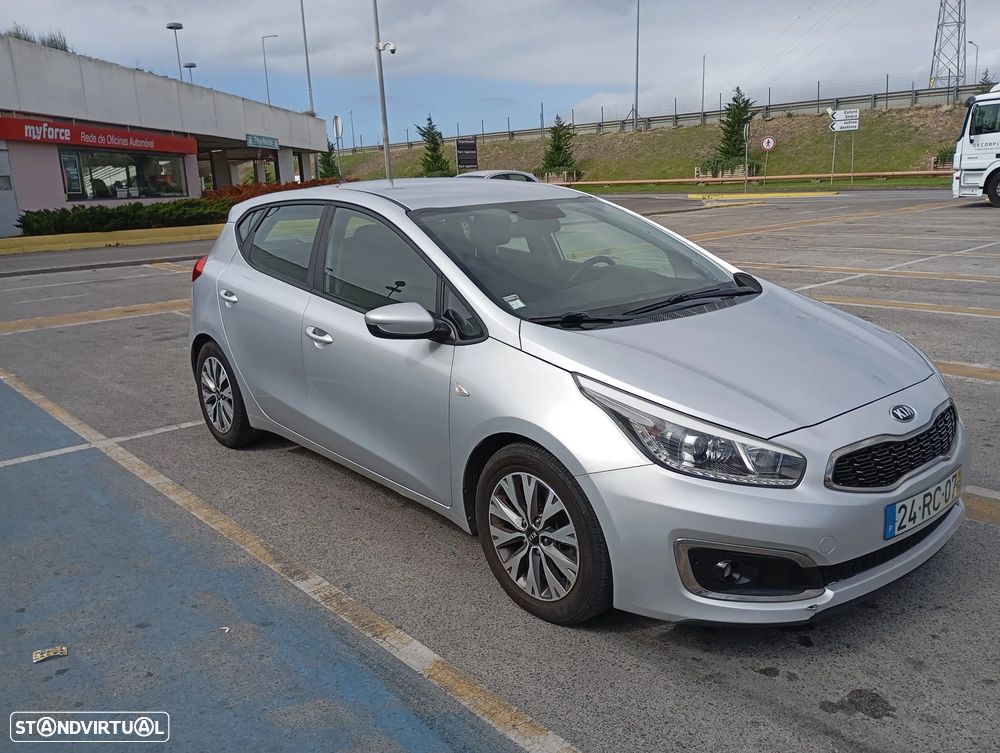 Kia Ceed 1.6 CRDi Nav Line - 1