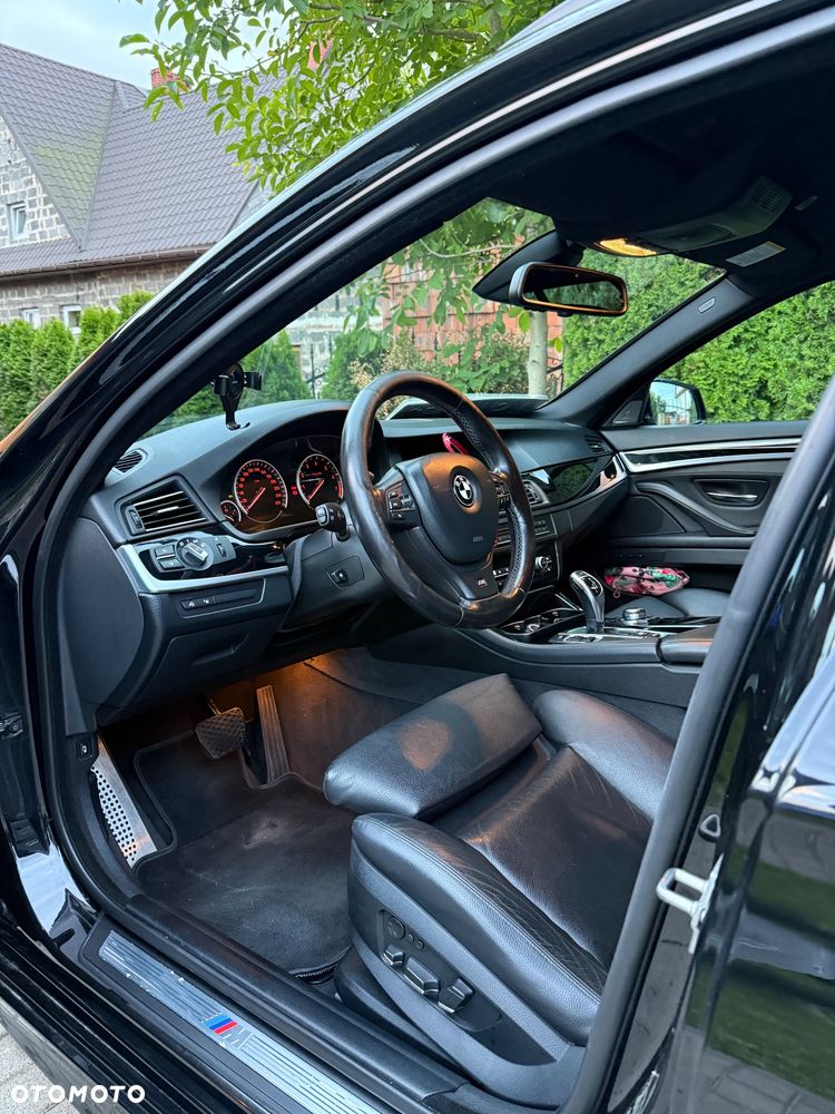 BMW Seria 5 535i xDrive - 12