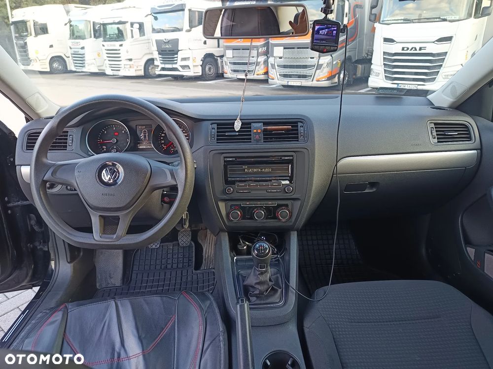 Volkswagen Jetta 2.0 TDI DPF BMT Trendline - 9