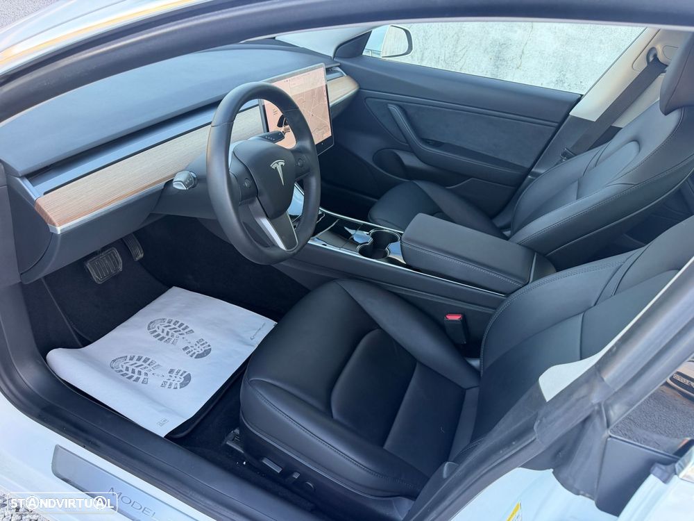 Tesla Model 3 - 8