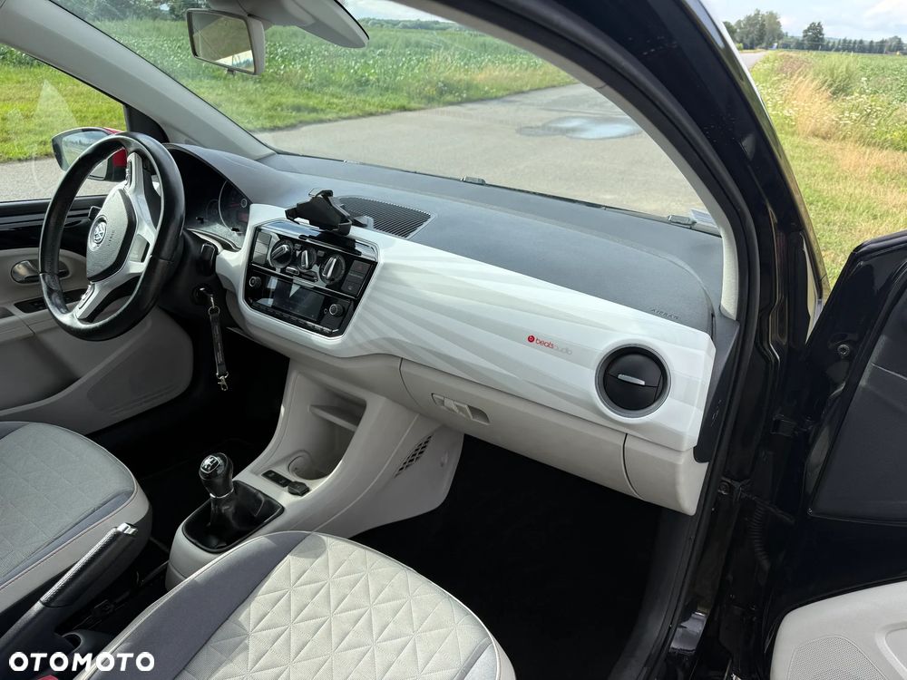 Volkswagen up! 1.0 Beats - 14