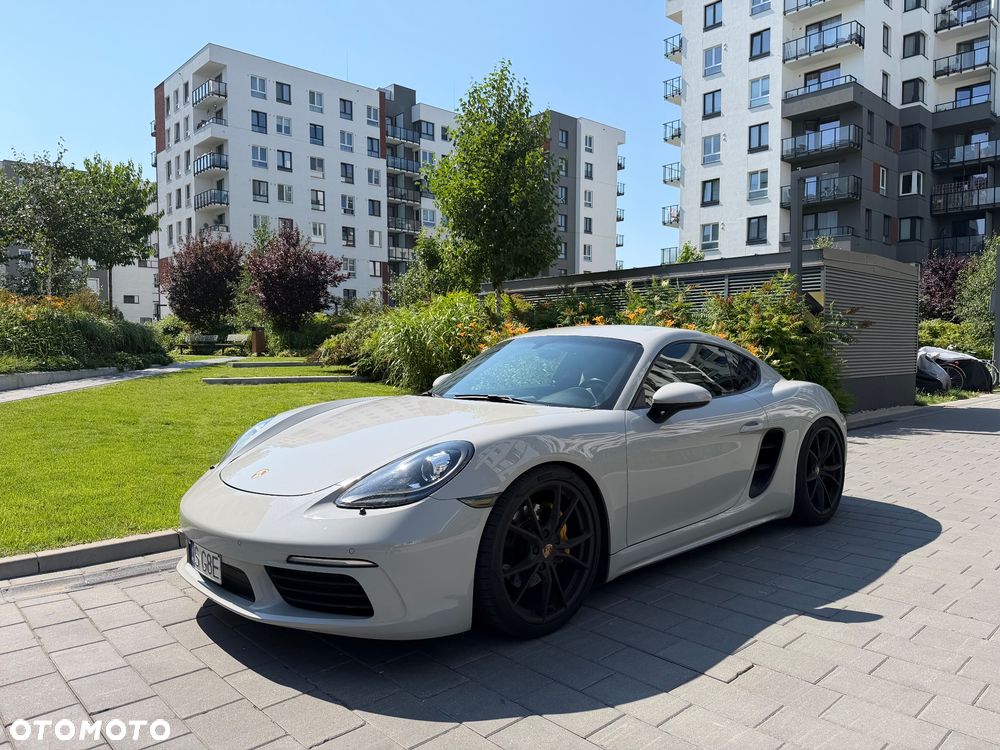 Porsche 718 Cayman - 1