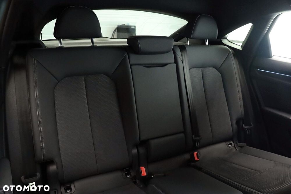 Audi Q3 Sportback - 15