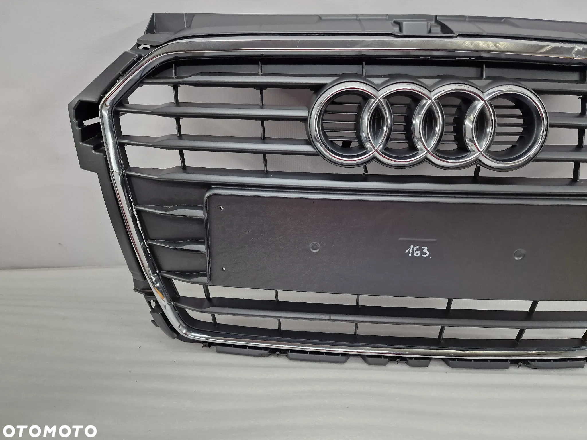 AUDI A1 8XA LIFT 13- ATRAPA / GRILL PRZEDNI PRZÓD , NR 8XA853651B / 8XA853651C , NR AUKCJI GL163 - 7