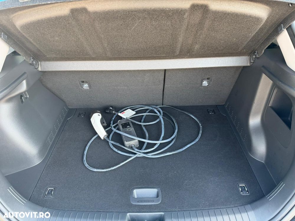 Hyundai KONA Select - 21