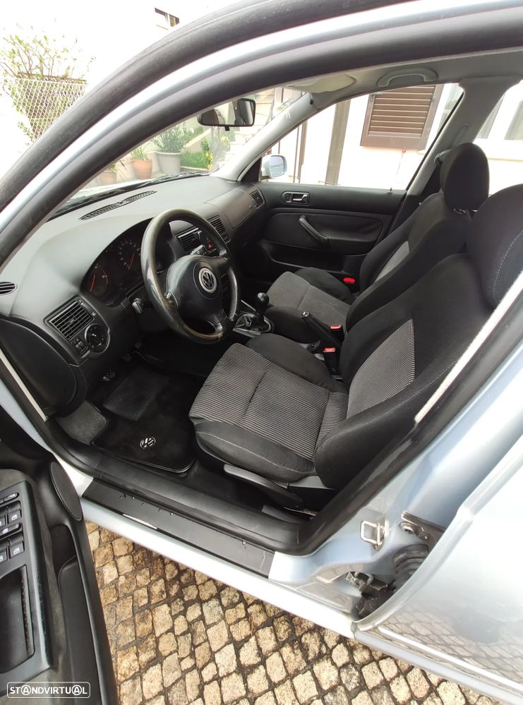 VW Golf 1.9 TDi Highline - 7