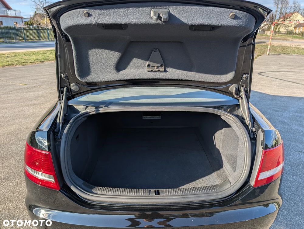 Audi A6 Limousine 2.4 - 35