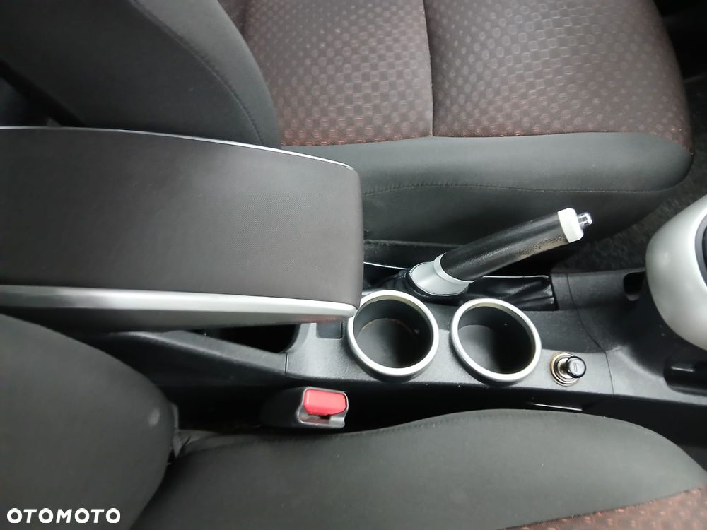 Toyota Verso 1.8 Executive - 29