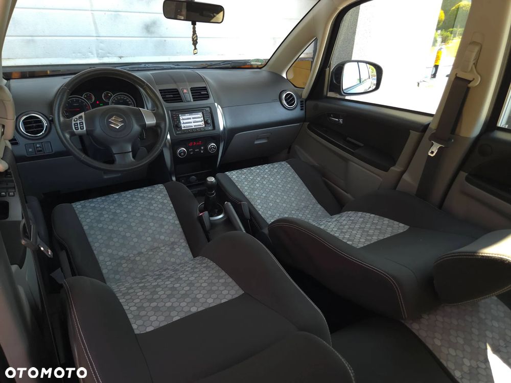 Suzuki SX4 1.6 VVT 4x4 Style - 36