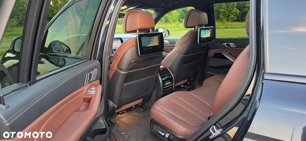 BMW X7 - 21