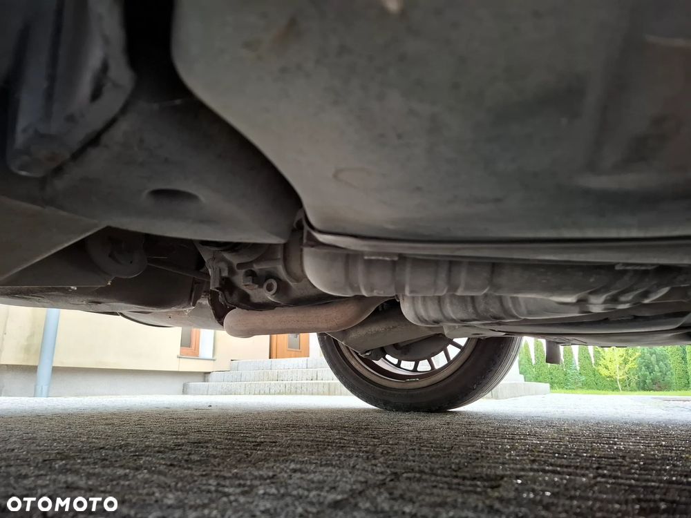 BMW Seria 5 525i - 37