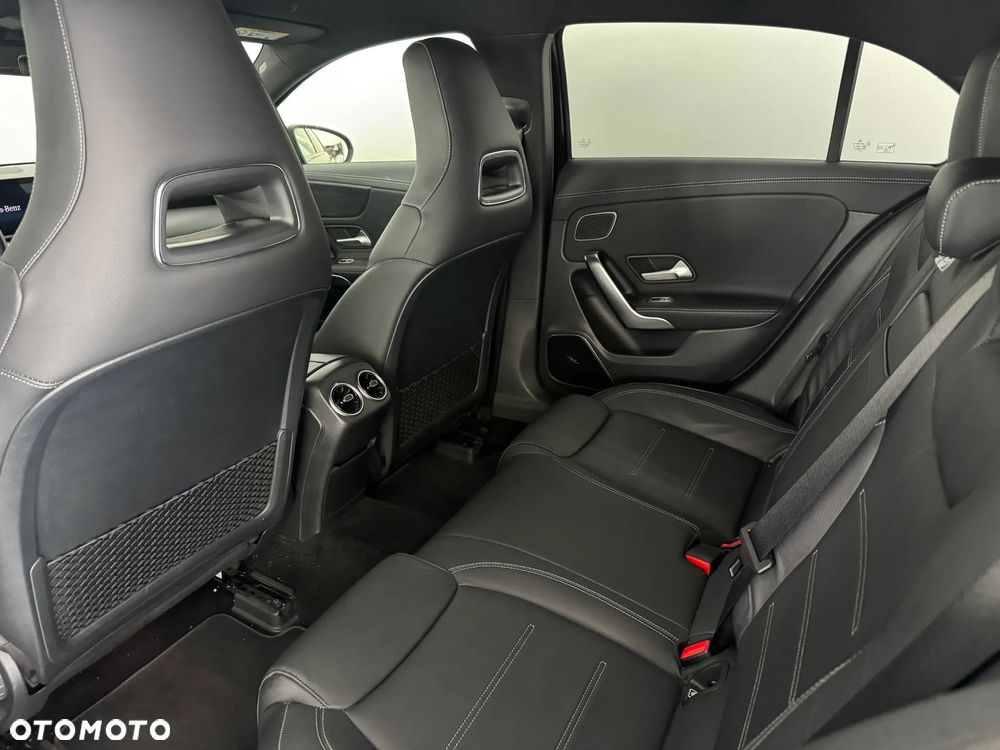 Mercedes-Benz Klasa A 250 4Matic 7G-DCT AMG Line - 19