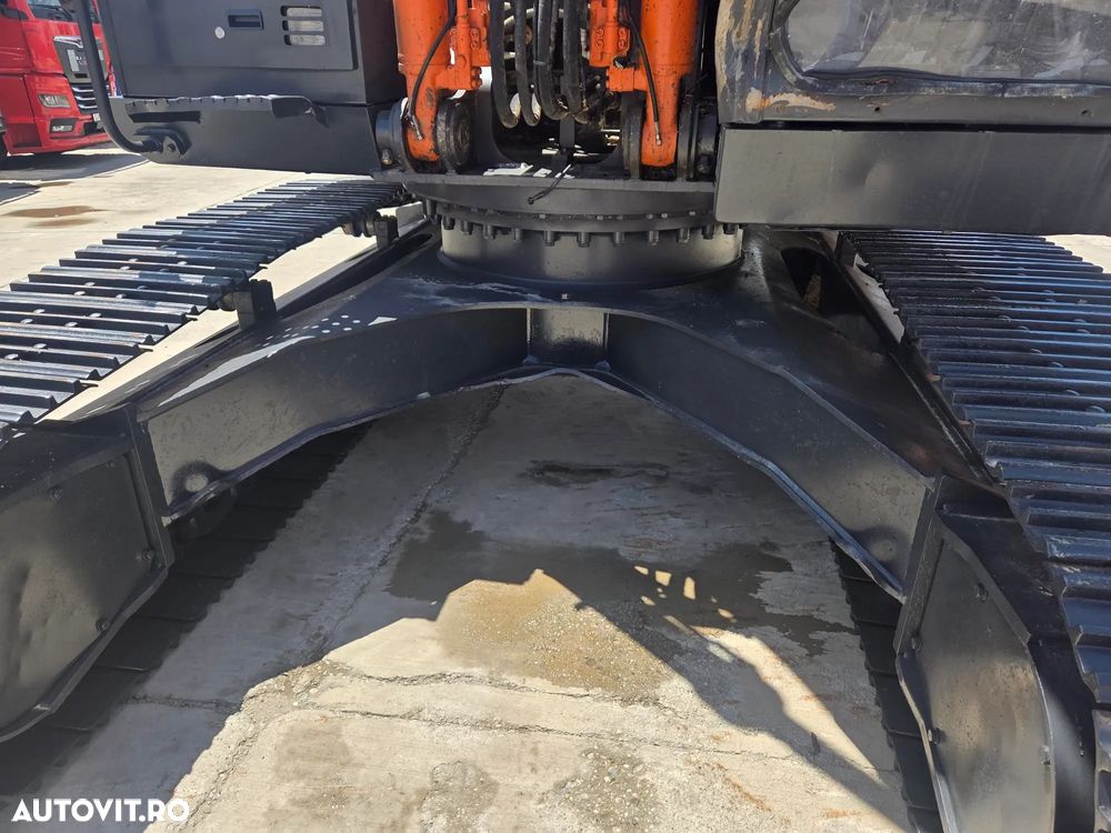 Hitachi ZX250LCN-6, 2019, 5.737h, CUPLA RAPIDA, cupa 1,55mc, inst picon, inst rotire, camera spate si laterale, latime 2,99m, ad sapare 7m, 3 pompe hidr HITACHI, consum 11,8l/h, lant 80% ok, ridica 16t, posibil leasing 3 ani-PROMOTIE 89.900 EUR+Tva - 12