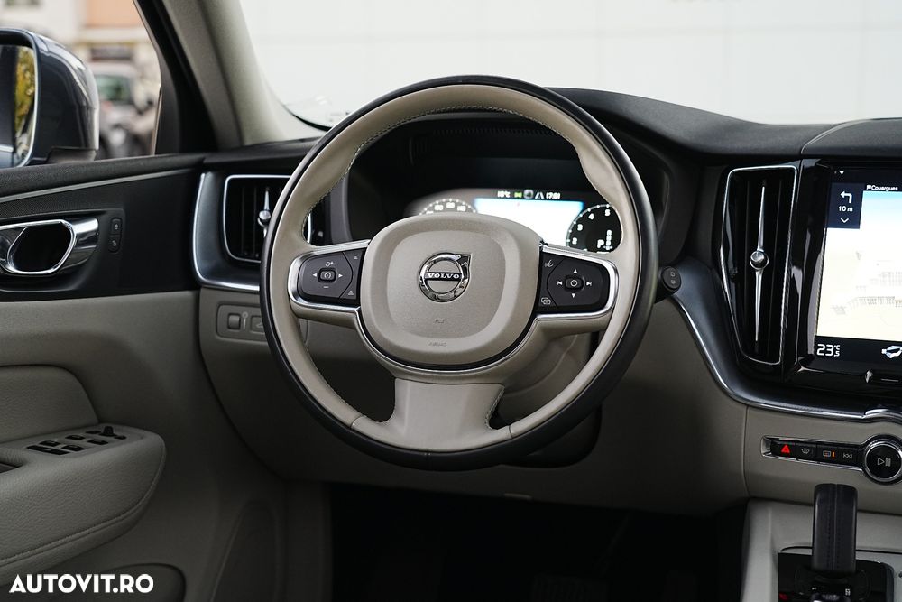 Volvo XC 60 Recharge T8 Twin Engine eAWD Inscription - 28