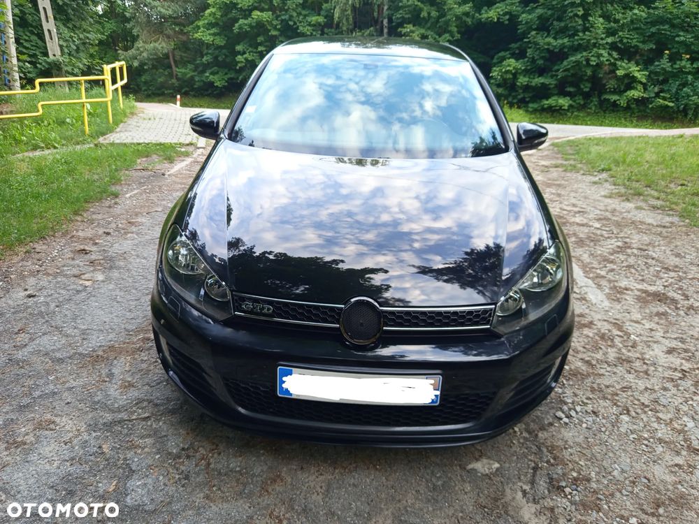 Volkswagen Golf - 6