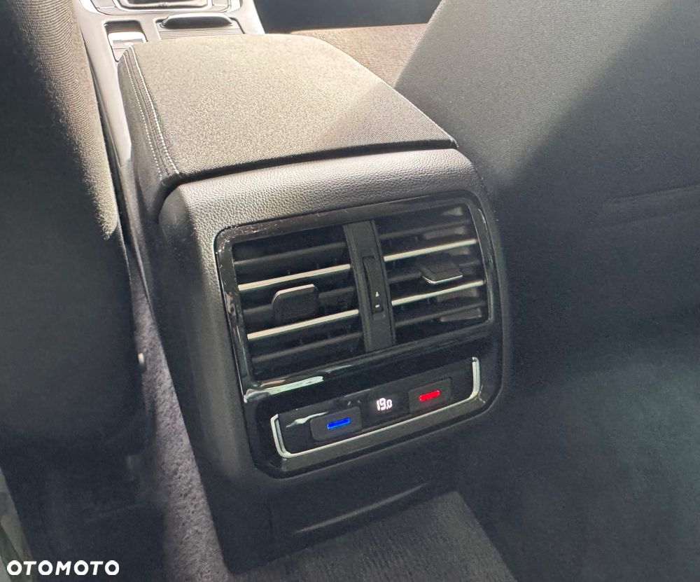 Volkswagen Passat 2.0 TDI SCR (BlueMotion Technology) Highline - 22