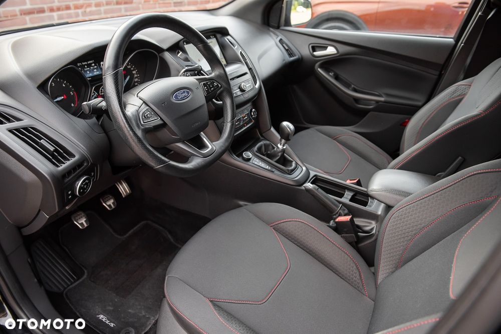 Ford Focus 1.5 EcoBlue Start-Stopp-System ST-LINE X - 15