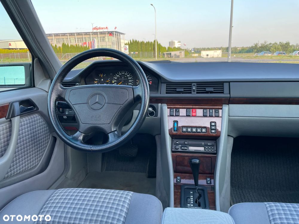Mercedes-Benz W124 (1984-1993) - 15