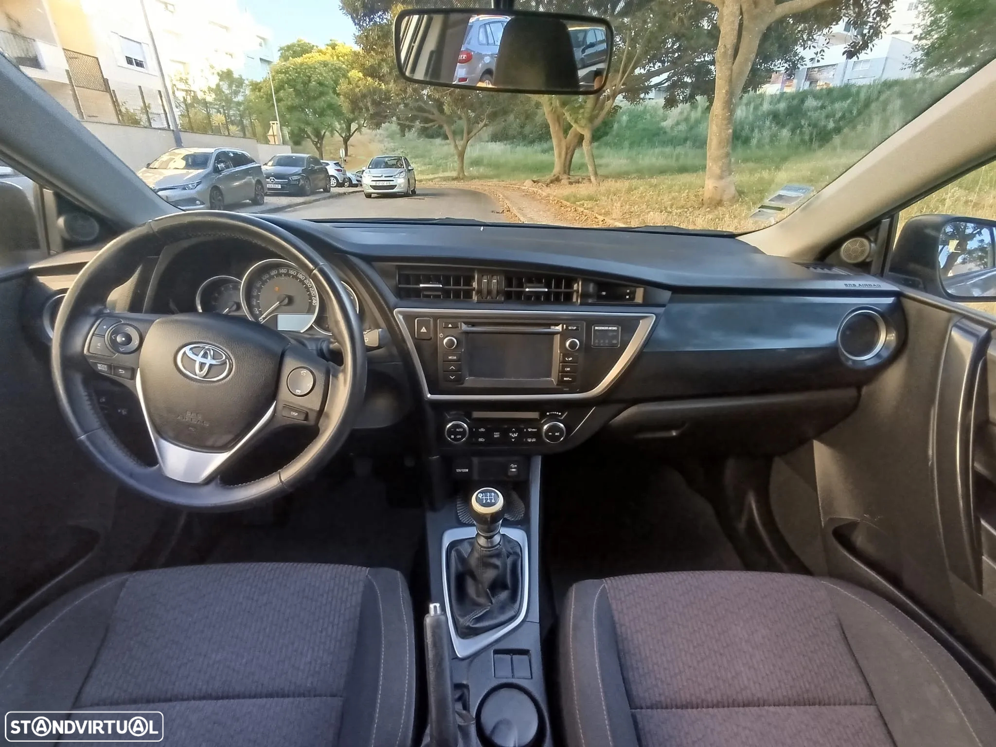 Toyota Auris Touring Sports 1.4 D-4D Com+P.Sport +Navi - 12