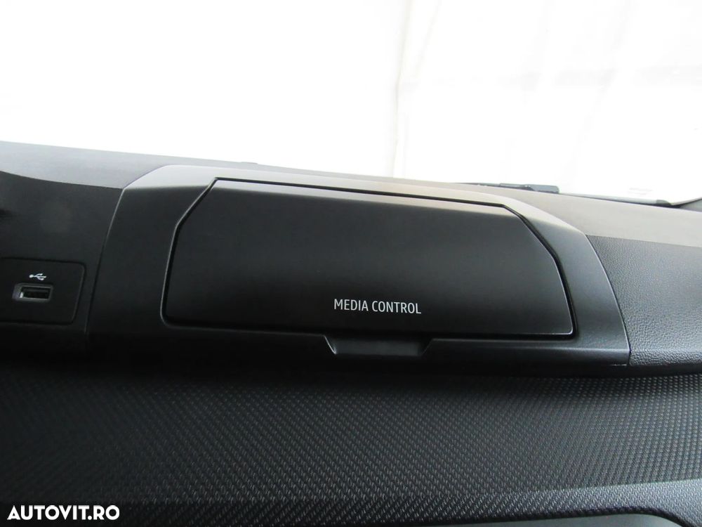 Dacia Logan TCe 90 Essential - 16