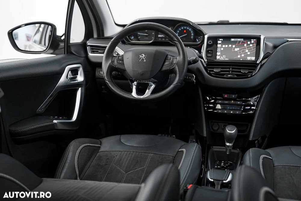 Peugeot 2008 PureTech 110 GPF Stop&Start EAT6 Crossway - 12